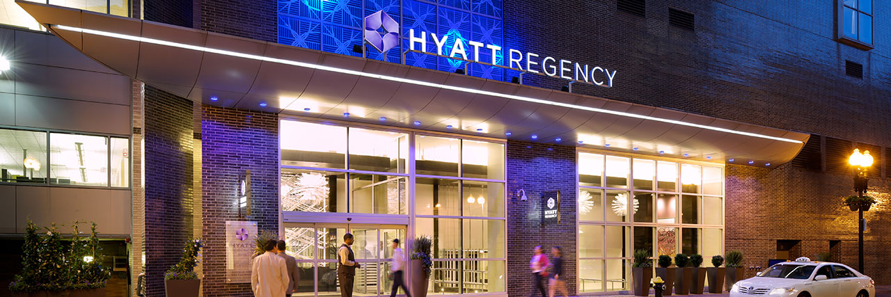 Hyatt-Regency-Boston-Entrance-People-1280x427